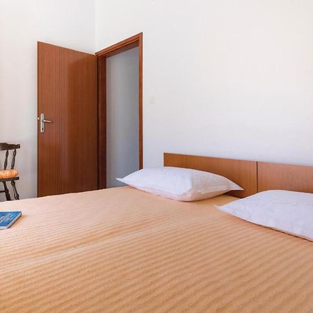 2 Bedroom Lovely Apartment In Komarna Klek Exterior foto